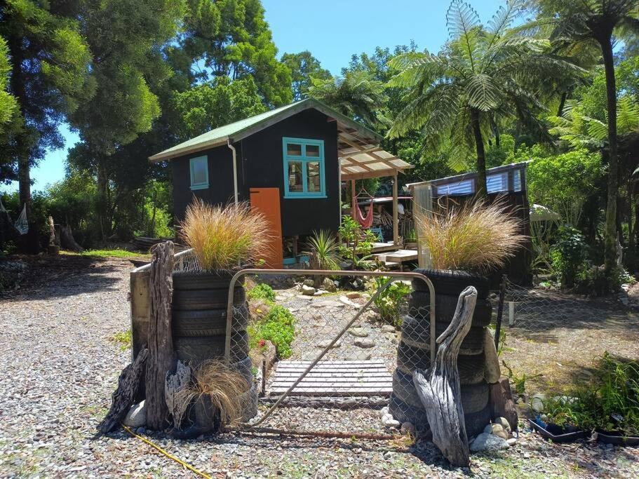 Gumboot Paradise Eco Stay Barrytown Exterior photo